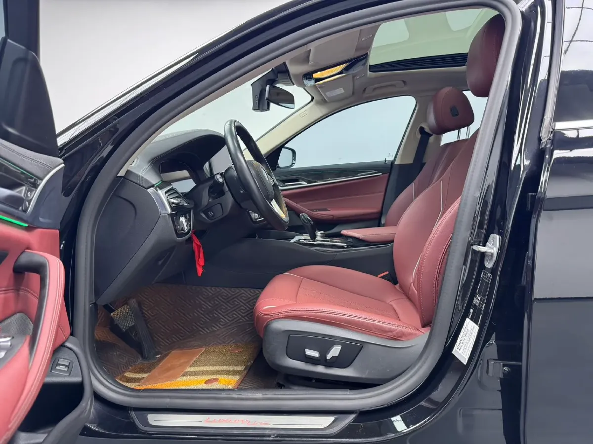 2021 BMW 5 Series 2.0T 184HP L4 8AT,autocango,china used car exporter,china ev exporter,chinese used car exporter,chinese used ev exporter