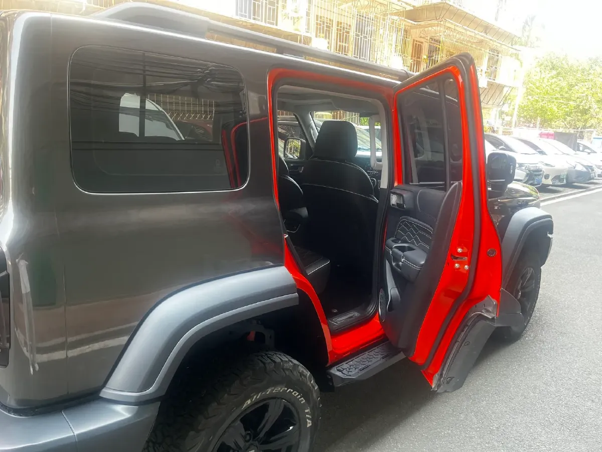 2023 Tank 300 2.0T 227HP L4 8AT,autocango,china used car exporter,china ev exporter,chinese used car exporter,chinese used ev exporter