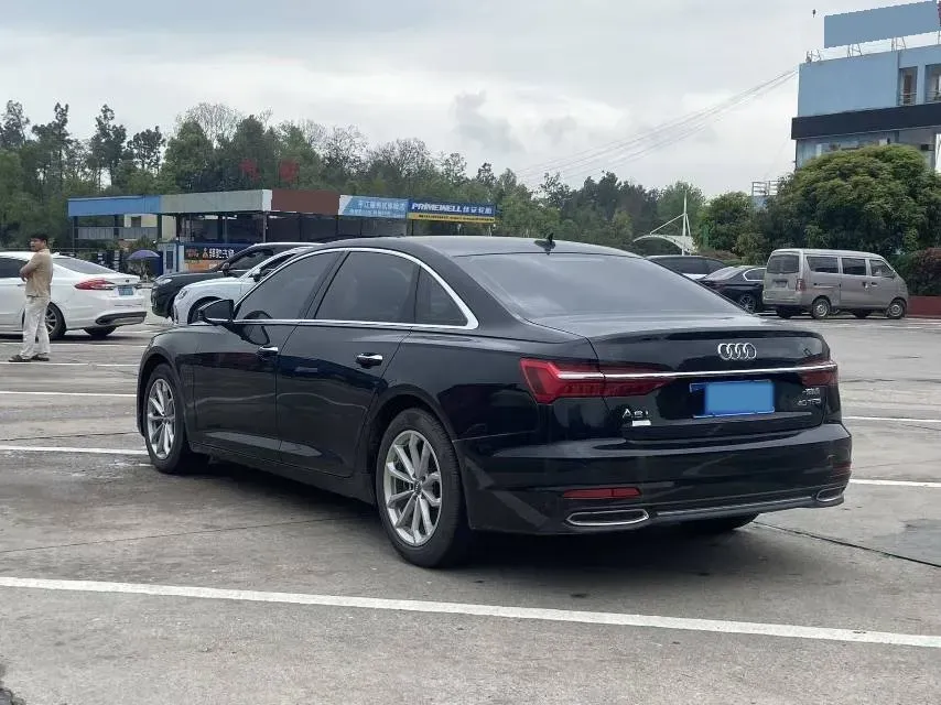 2021 Audi A6L 2.0T 190HP L4 7DCT,autocango,china used car exporter,china ev exporter,chinese used car exporter,chinese used ev exporter