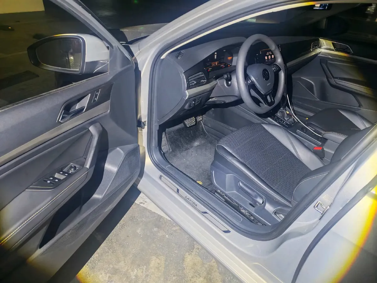 2021 Volkswagen Lavida 1.5L 113HP L4 6AT,autocango,china used car exporter,china ev exporter,chinese used car exporter,chinese used ev exporter