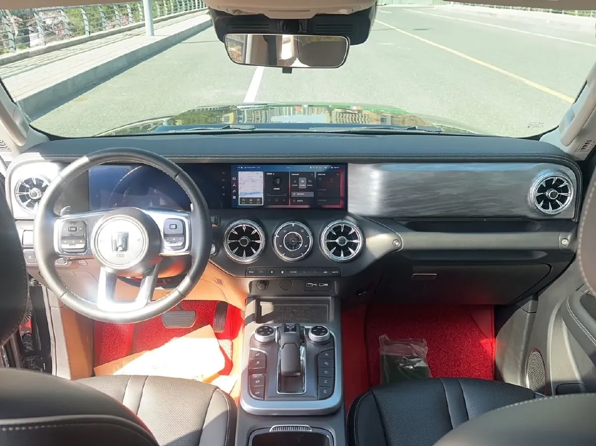 2024 Tank 300 2.0T 227HP L4 8AT,autocango,china used car exporter,china ev exporter,chinese used car exporter,chinese used ev exporter