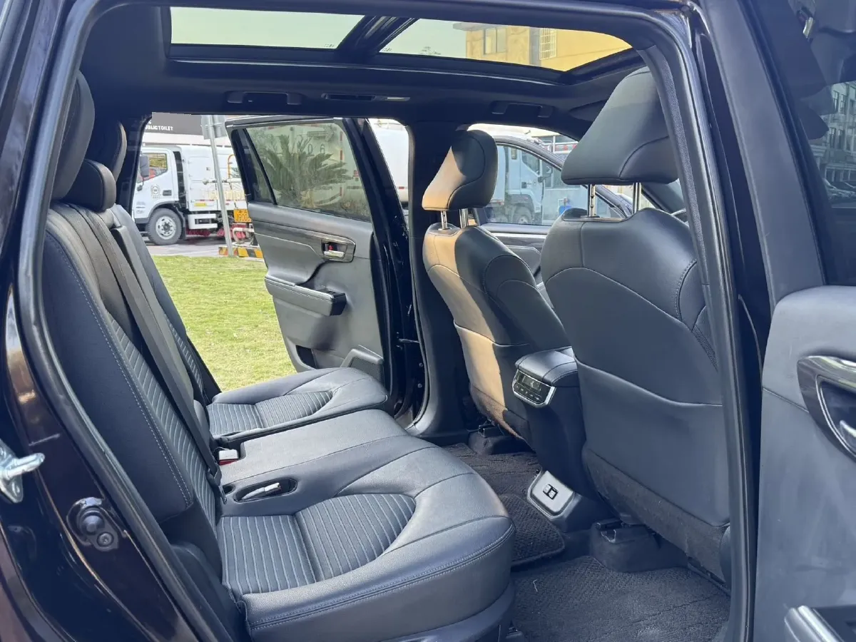 2021 Toyota Crown Kluger 2.5L 192HP L4 E-CVT Hybrid,autocango,china used car exporter,china ev exporter,chinese used car exporter,chinese used ev exporter