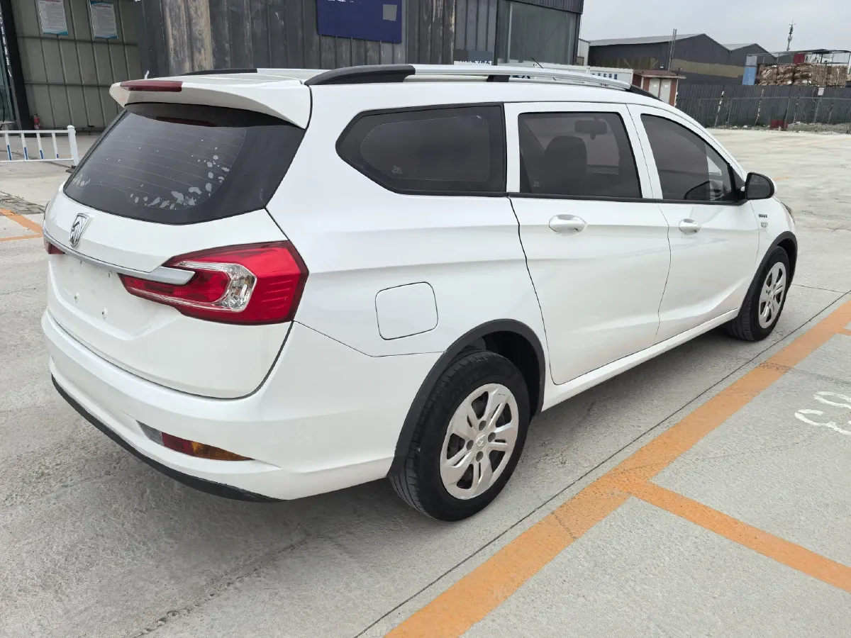 2017 BaoJun 310W 1.5L 112HP L4 6MT,autocango,china used car exporter,china ev exporter,chinese used car exporter,chinese used ev exporter