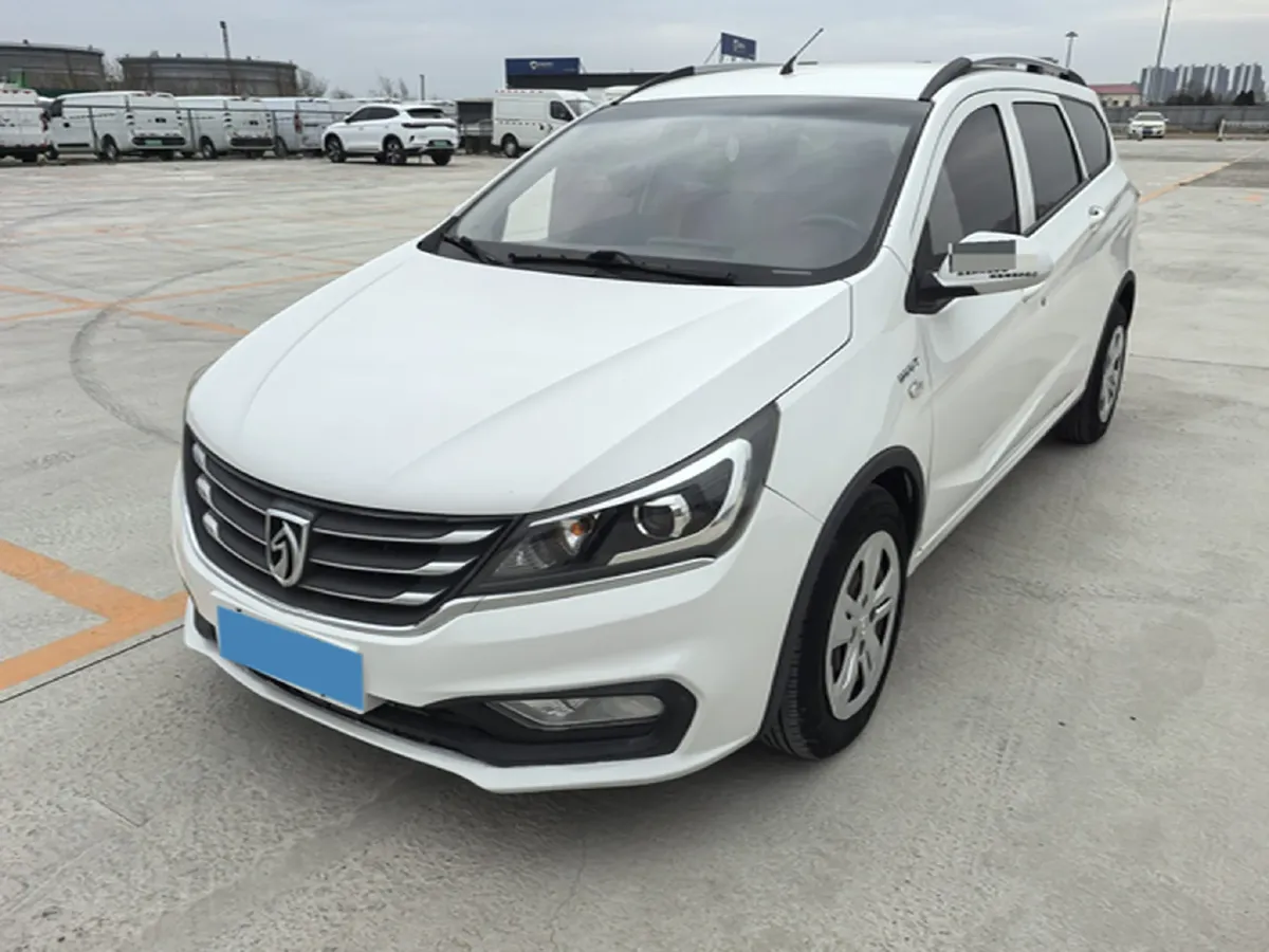 2017 BaoJun 310W 1.5L 112HP L4 6MT,autocango,china used car exporter,china ev exporter,chinese used car exporter,chinese used ev exporter