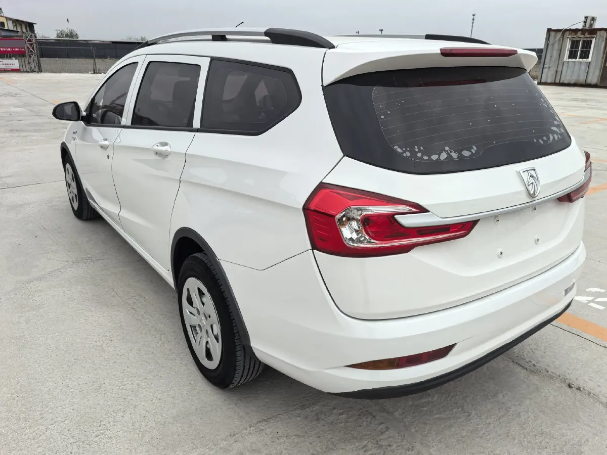 2017 BaoJun 310W 1.5L 112HP L4 6MT,autocango,china used car exporter,china ev exporter,chinese used car exporter,chinese used ev exporter