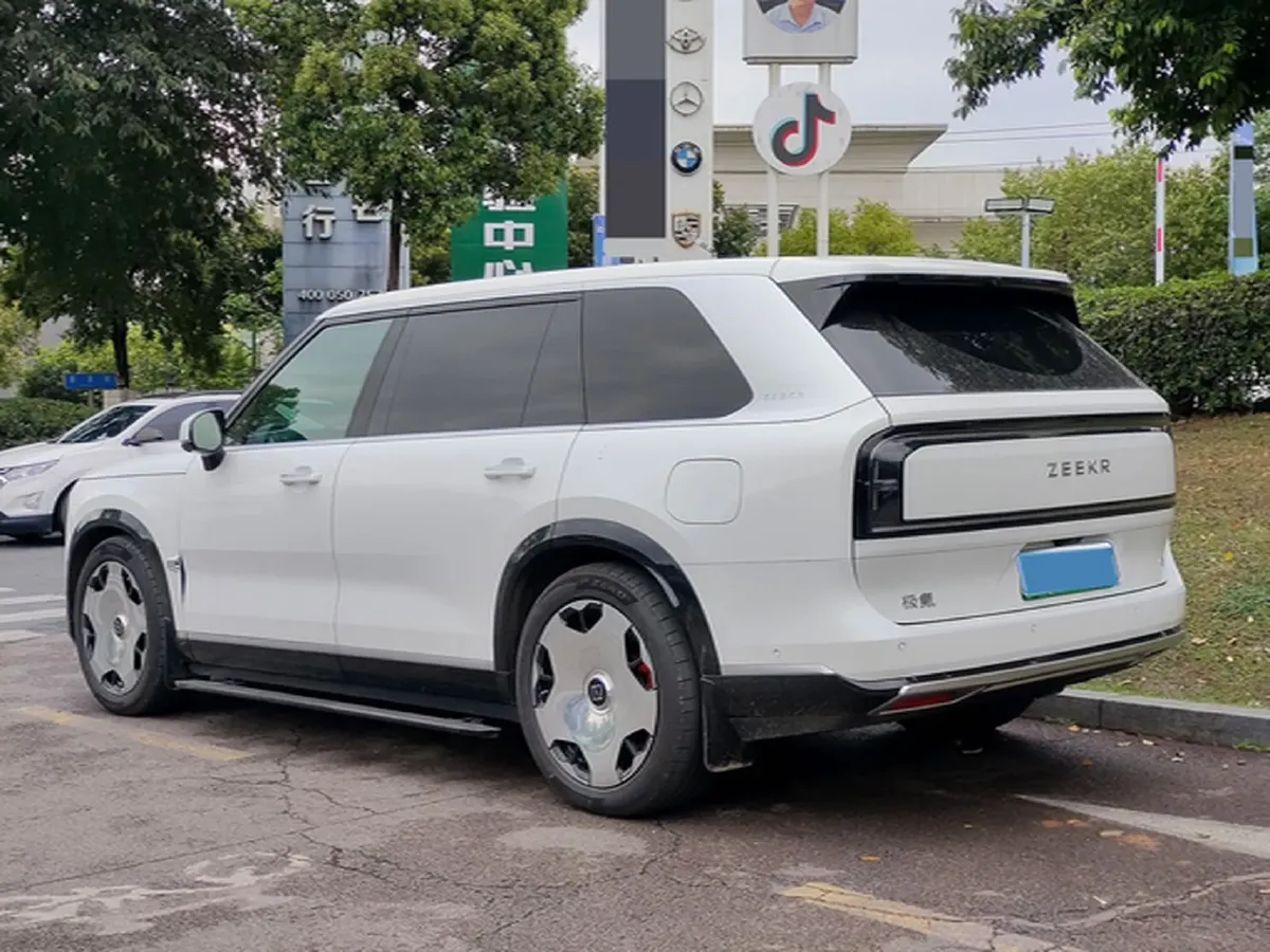 2025 Zeekr 9X 2.0T 279HP L4 1DHT PHEV,autocango,china used car exporter,china ev exporter,chinese used car exporter,chinese used ev exporter