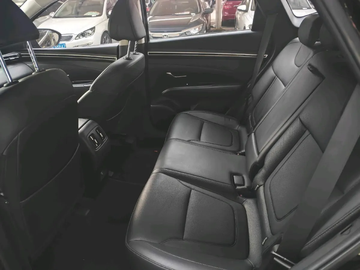 2021 Hyundai Tucson 1.5T 200HP L4 7DCT,autocango,china used car exporter,china ev exporter,chinese used car exporter,chinese used ev exporter