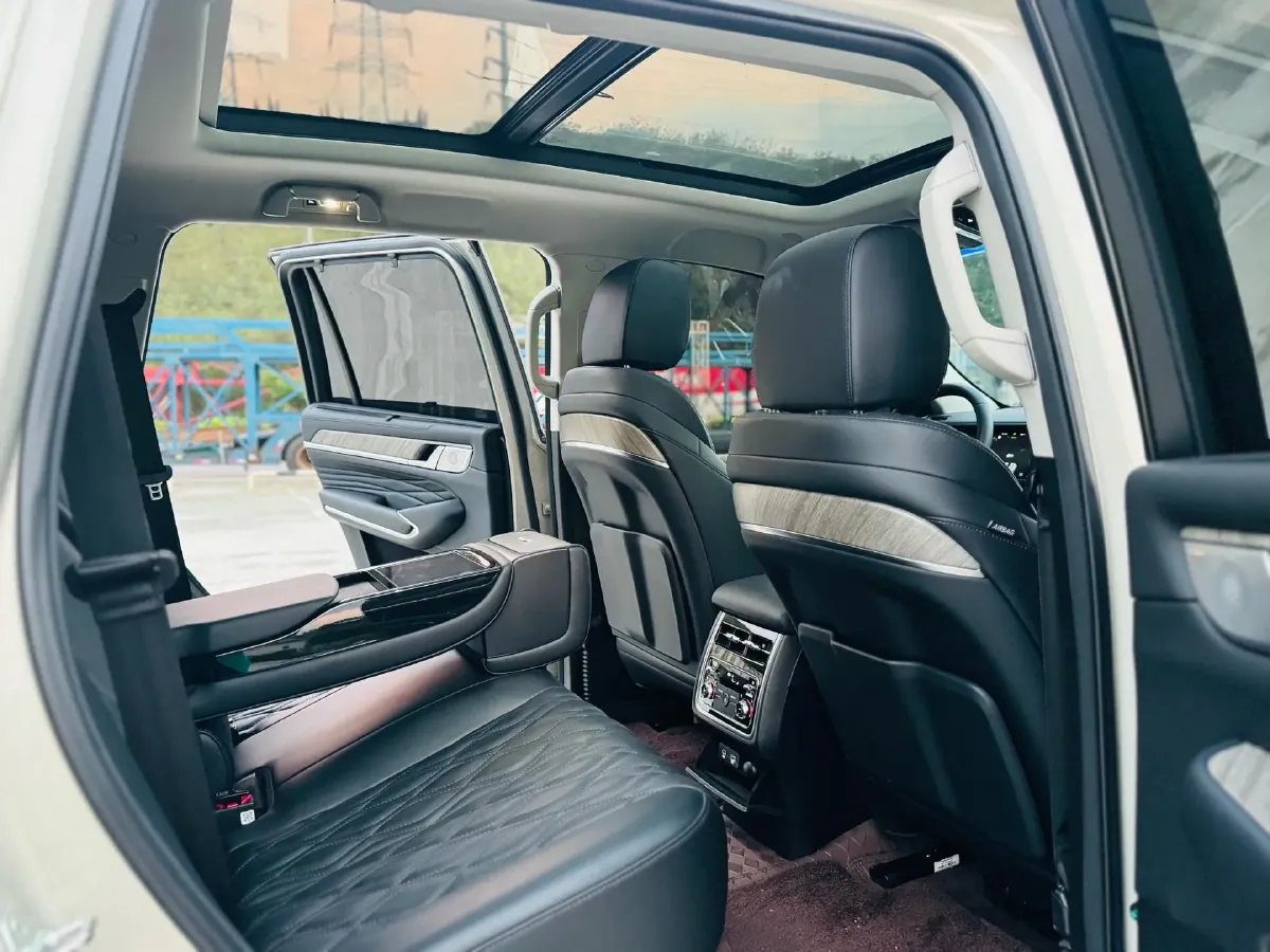 2023 Tank 500 2.0T 252HP L4 9AT PHEV 37.1KWH,autocango,china used car exporter,china ev exporter,chinese used car exporter,chinese used ev exporter