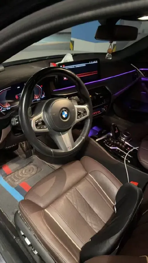 2022 BMW 5 Series 2.0T 252HP L4 8AT,autocango,china used car exporter,china ev exporter,chinese used car exporter,chinese used ev exporter