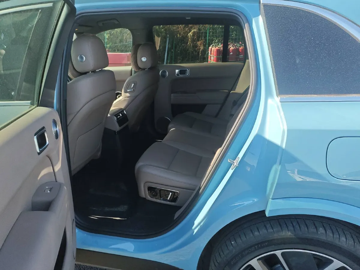 2025 Li L7 Range Extended 154HP REEV,autocango,china used car exporter,china ev exporter,chinese used car exporter,chinese used ev exporter