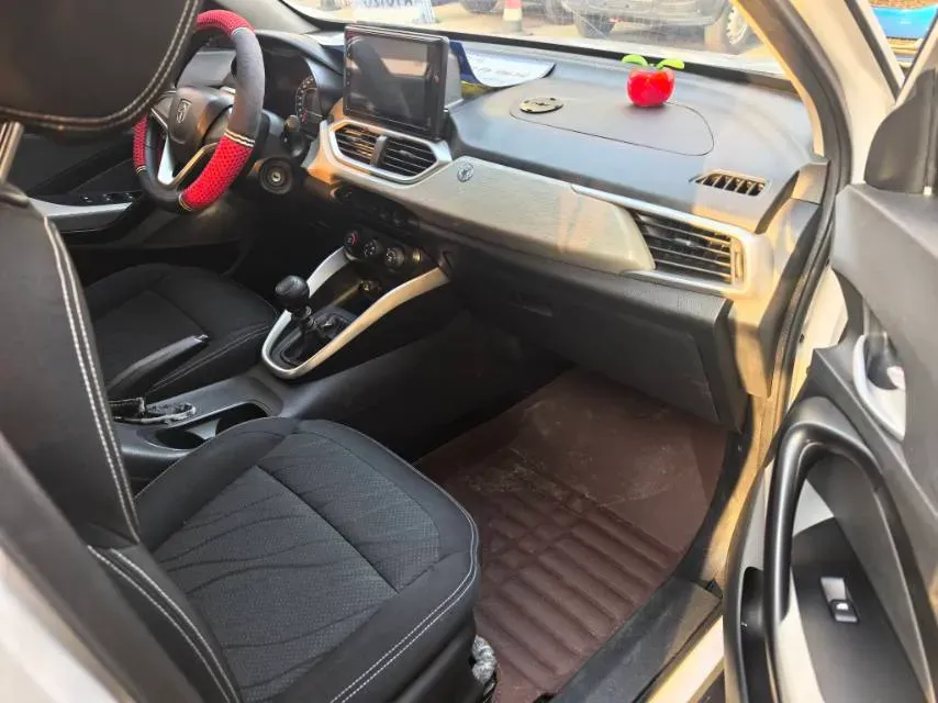 2019 WuLing HongGuang 1.5L 99HP L4 6MT,autocango,china used car exporter,china ev exporter,chinese used car exporter,chinese used ev exporter