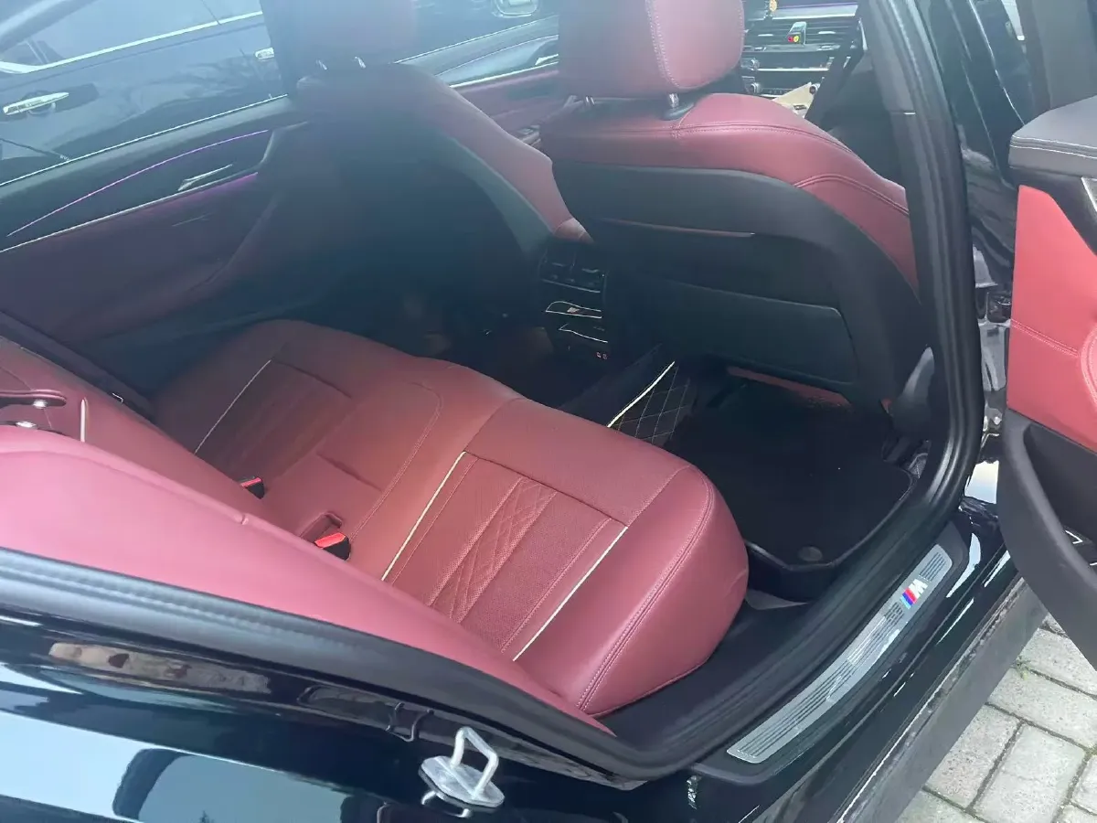 2023 BMW 5 Series 2.0T 245HP L4 8AT,autocango,china used car exporter,china ev exporter,chinese used car exporter,chinese used ev exporter