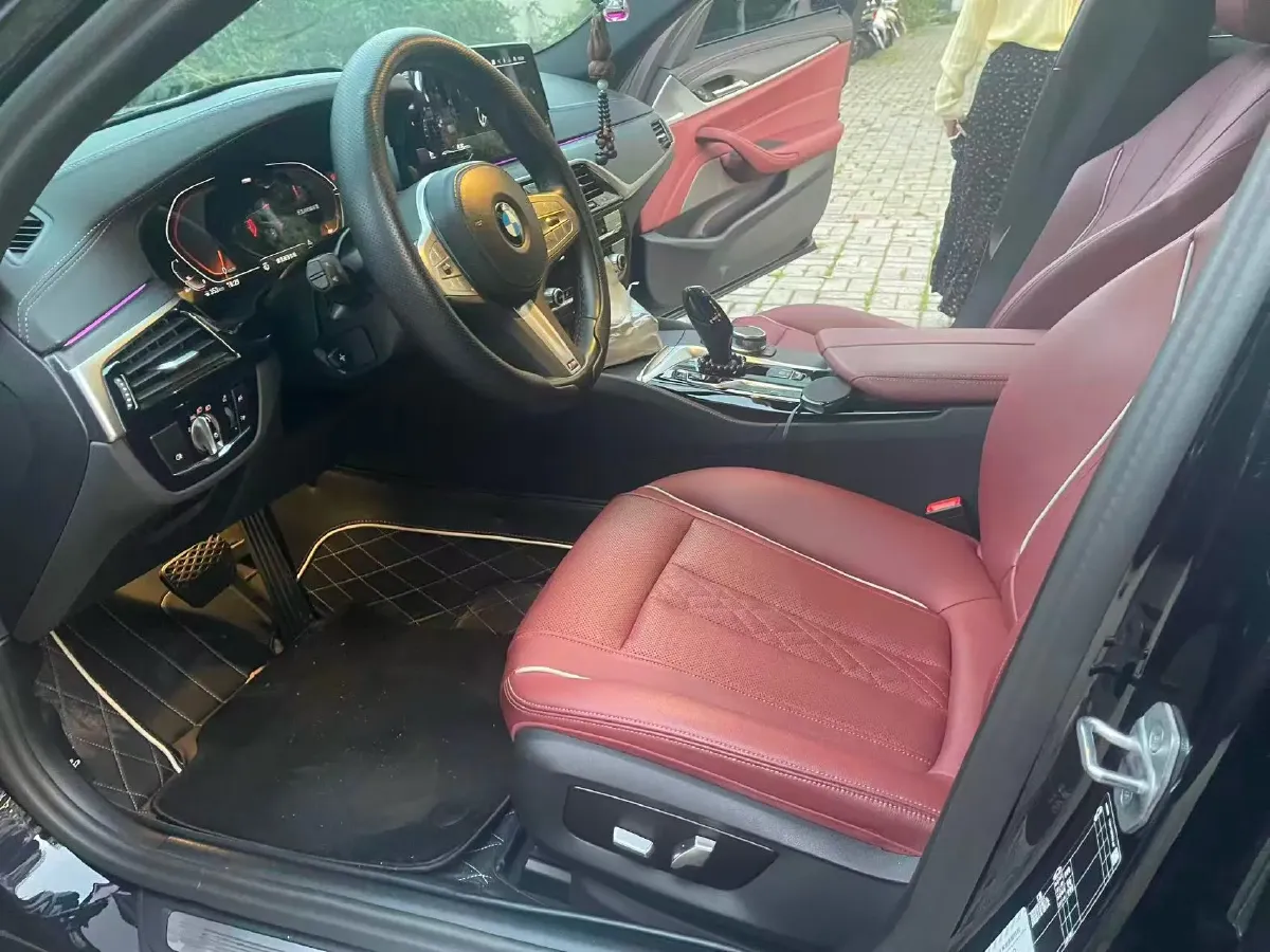 2023 BMW 5 Series 2.0T 245HP L4 8AT,autocango,china used car exporter,china ev exporter,chinese used car exporter,chinese used ev exporter