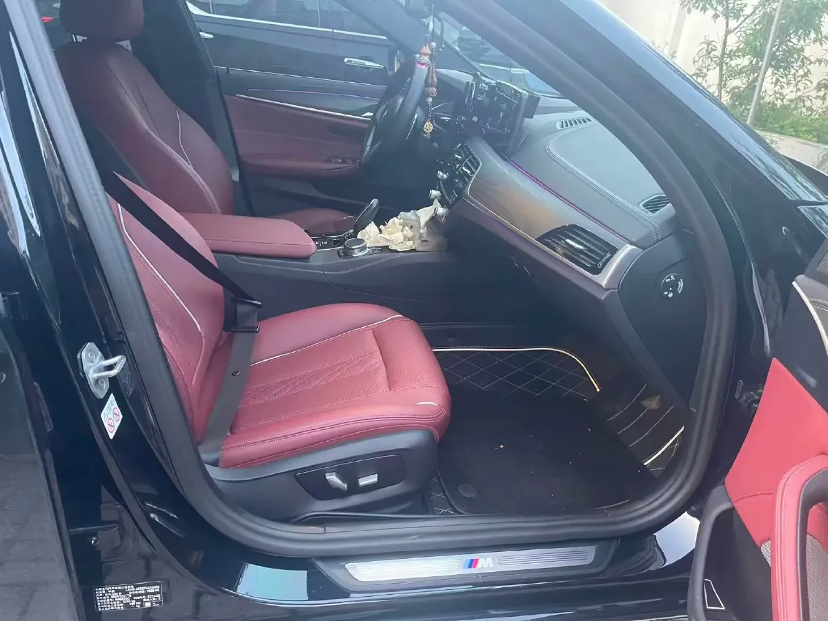 2023 BMW 5 Series 2.0T 245HP L4 8AT,autocango,china used car exporter,china ev exporter,chinese used car exporter,chinese used ev exporter