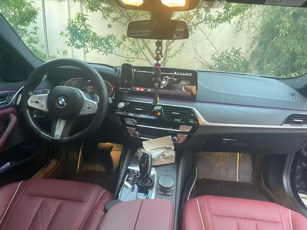 2023 BMW 5 Series 2.0T 245HP L4 8AT,autocango,china used car exporter,china ev exporter,chinese used car exporter,chinese used ev exporter