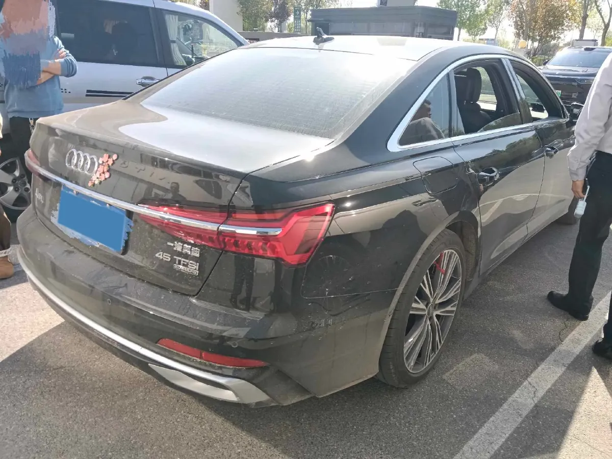 2025 Audi A6L 2.0T 245HP L4 7DCT,autocango,china used car exporter,china ev exporter,chinese used car exporter,chinese used ev exporter