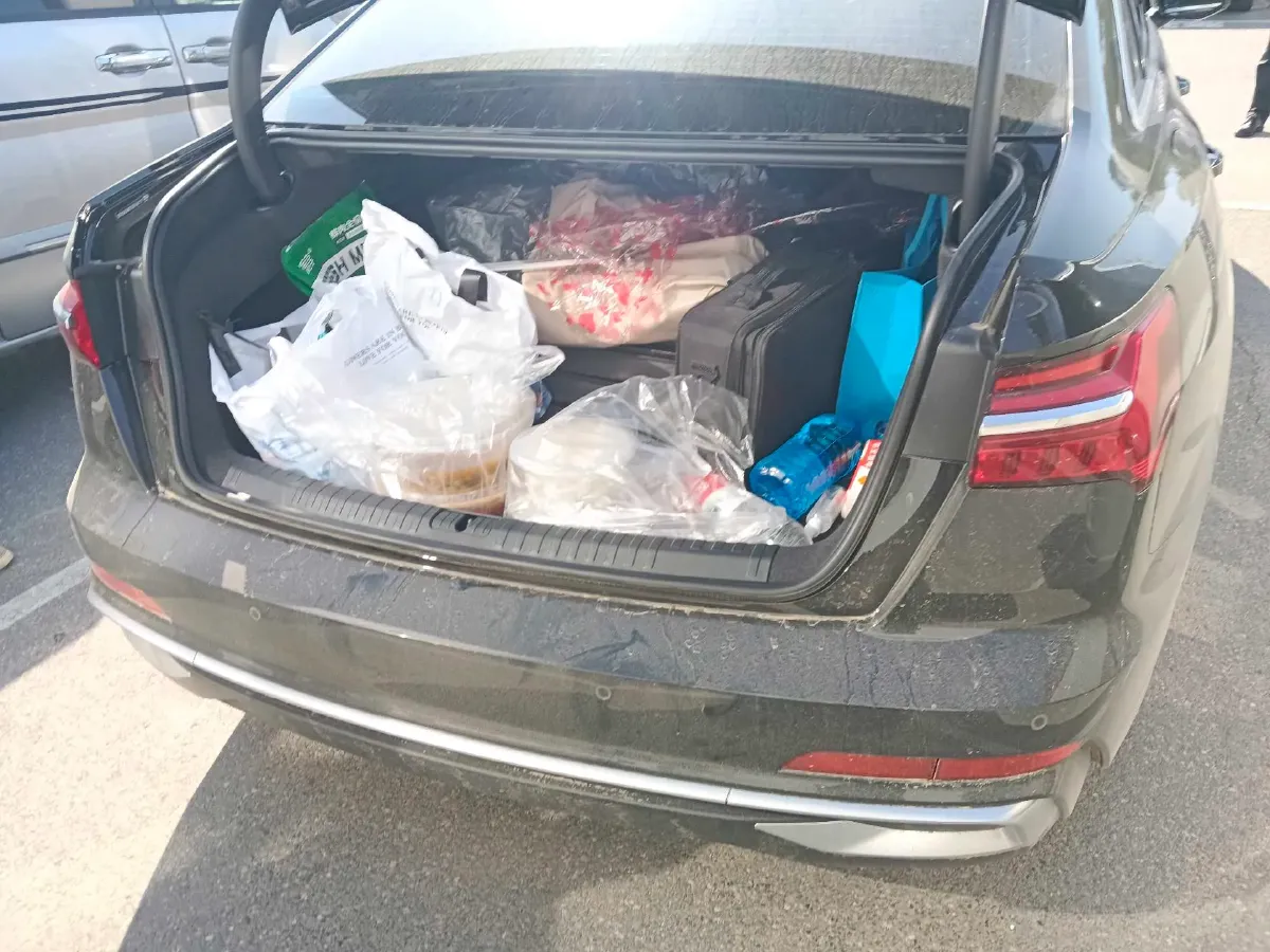 2025 Audi A6L 2.0T 245HP L4 7DCT,autocango,china used car exporter,china ev exporter,chinese used car exporter,chinese used ev exporter