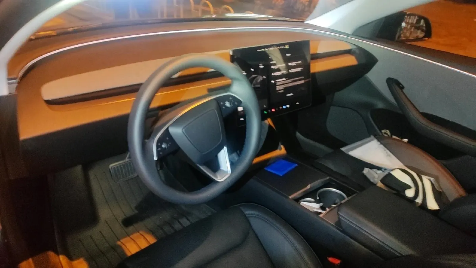 2025 Tesla Model 3 BEV 62.5KWH,autocango,china used car exporter,china ev exporter,chinese used car exporter,chinese used ev exporter