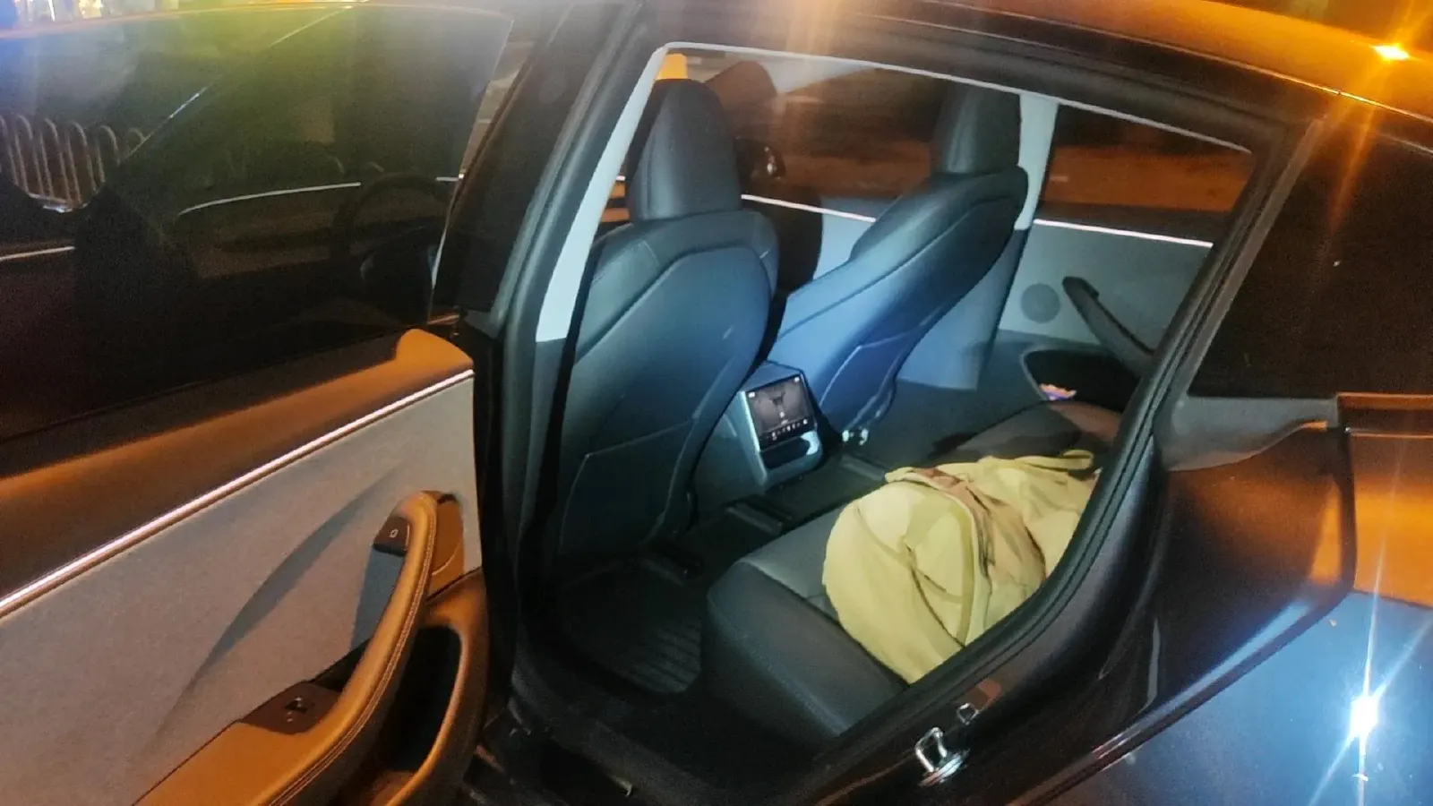 2025 Tesla Model 3 BEV 62.5KWH,autocango,china used car exporter,china ev exporter,chinese used car exporter,chinese used ev exporter