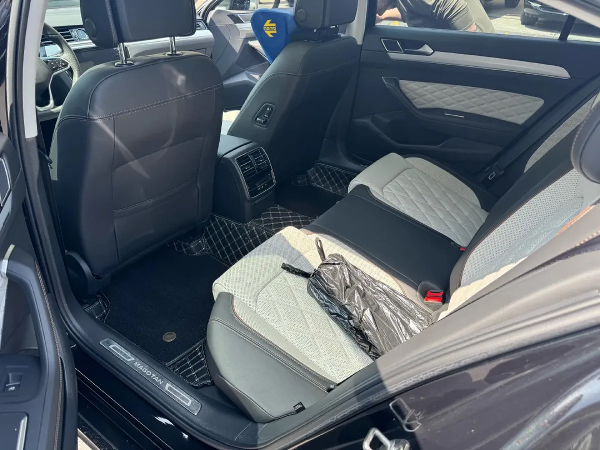2023 Volkswagen Magotan 2.0T 186HP L4 7DCT,autocango,china used car exporter,china ev exporter,chinese used car exporter,chinese used ev exporter