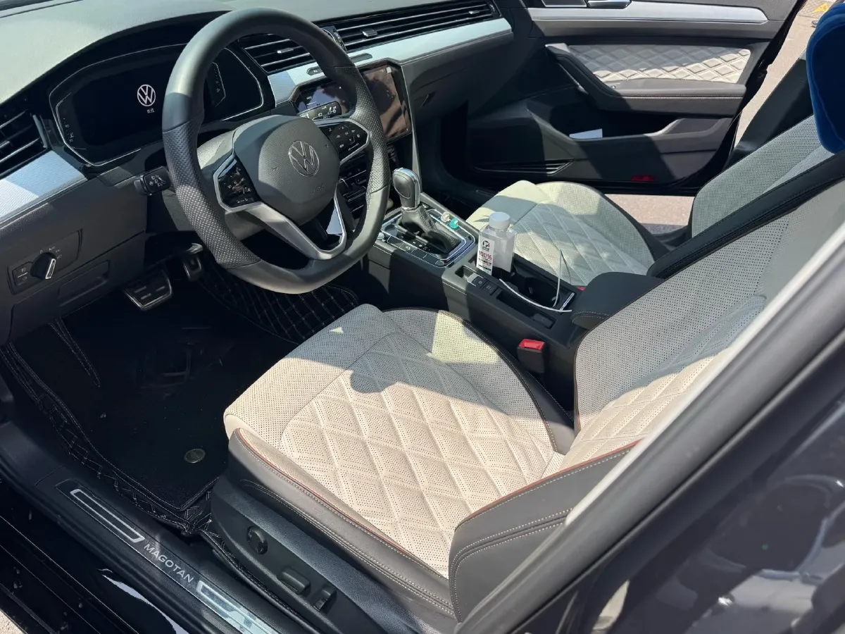 2023 Volkswagen Magotan 2.0T 186HP L4 7DCT,autocango,china used car exporter,china ev exporter,chinese used car exporter,chinese used ev exporter