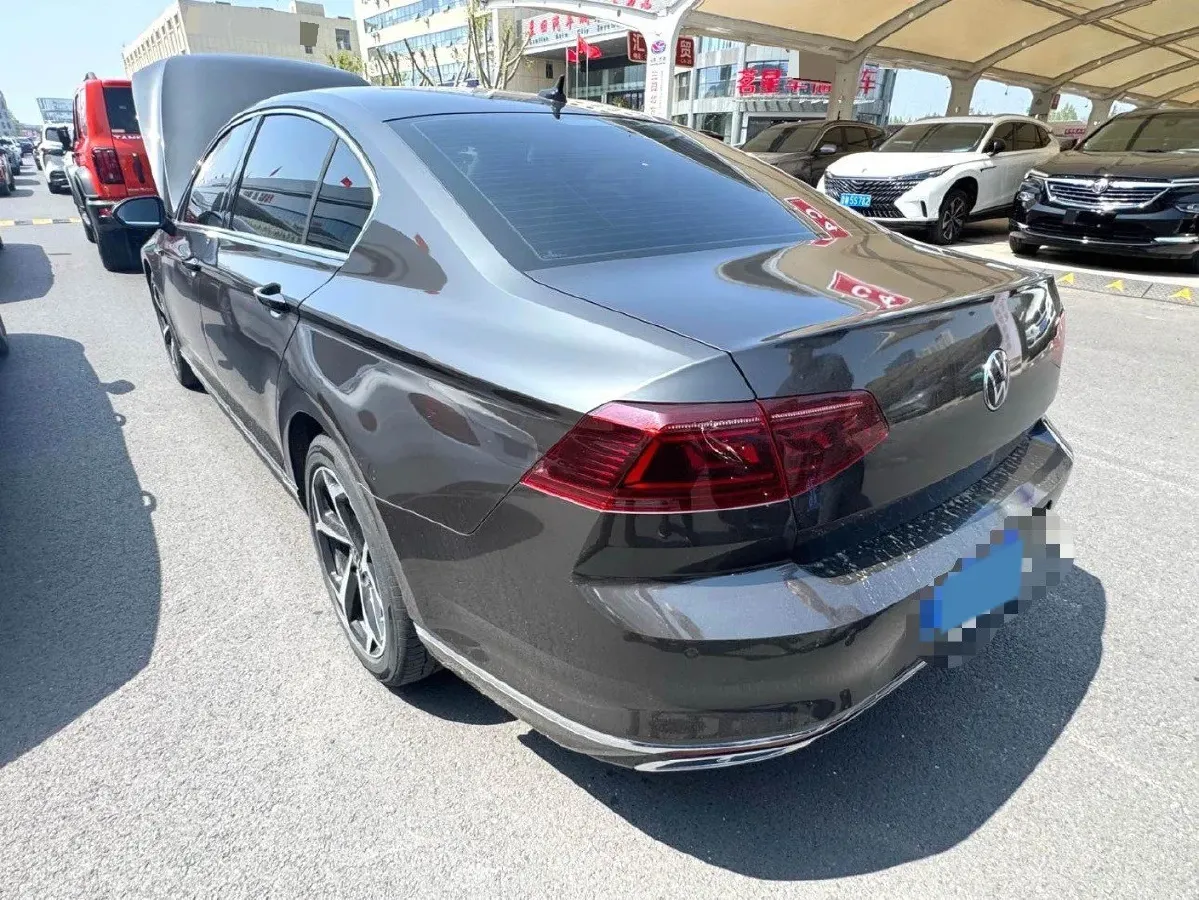 2023 Volkswagen Magotan 2.0T 186HP L4 7DCT,autocango,china used car exporter,china ev exporter,chinese used car exporter,chinese used ev exporter