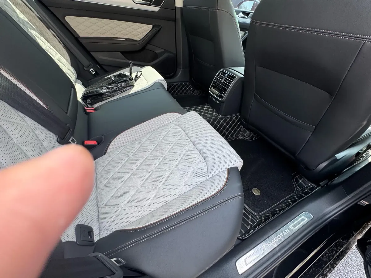 2023 Volkswagen Magotan 2.0T 186HP L4 7DCT,autocango,china used car exporter,china ev exporter,chinese used car exporter,chinese used ev exporter
