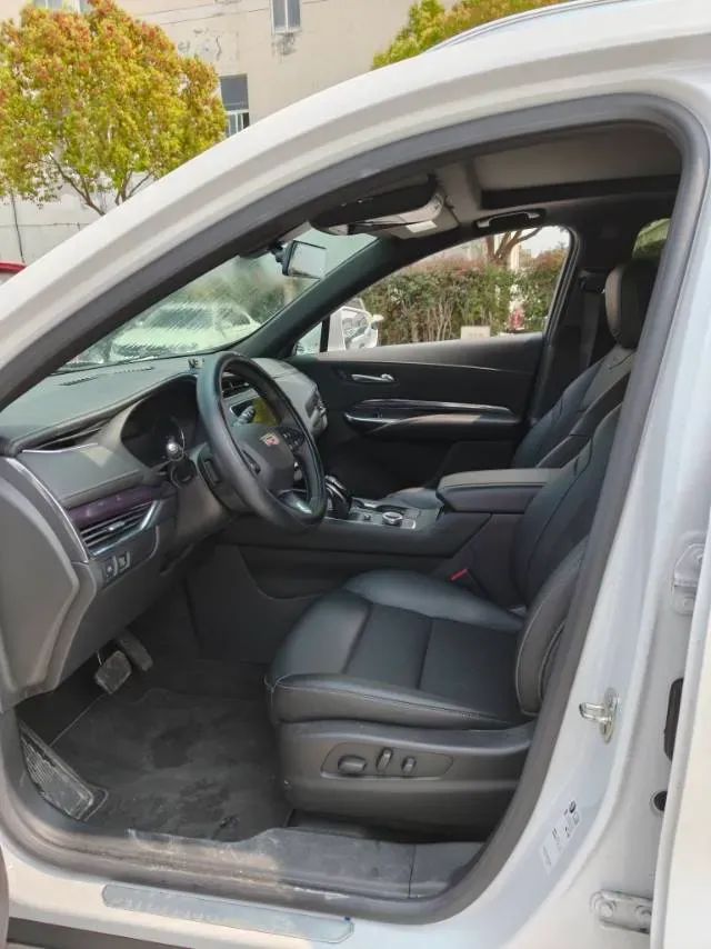 2022 Cadillac XT4 2.0T 237HP L4 9AT,autocango,china used car exporter,china ev exporter,chinese used car exporter,chinese used ev exporter