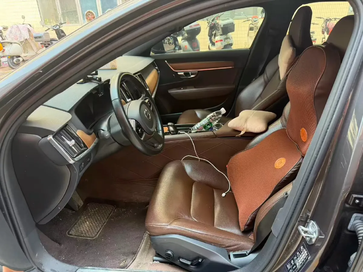 2021 Volvo S90 2.0T 250HP L4 8AT,autocango,china used car exporter,china ev exporter,chinese used car exporter,chinese used ev exporter