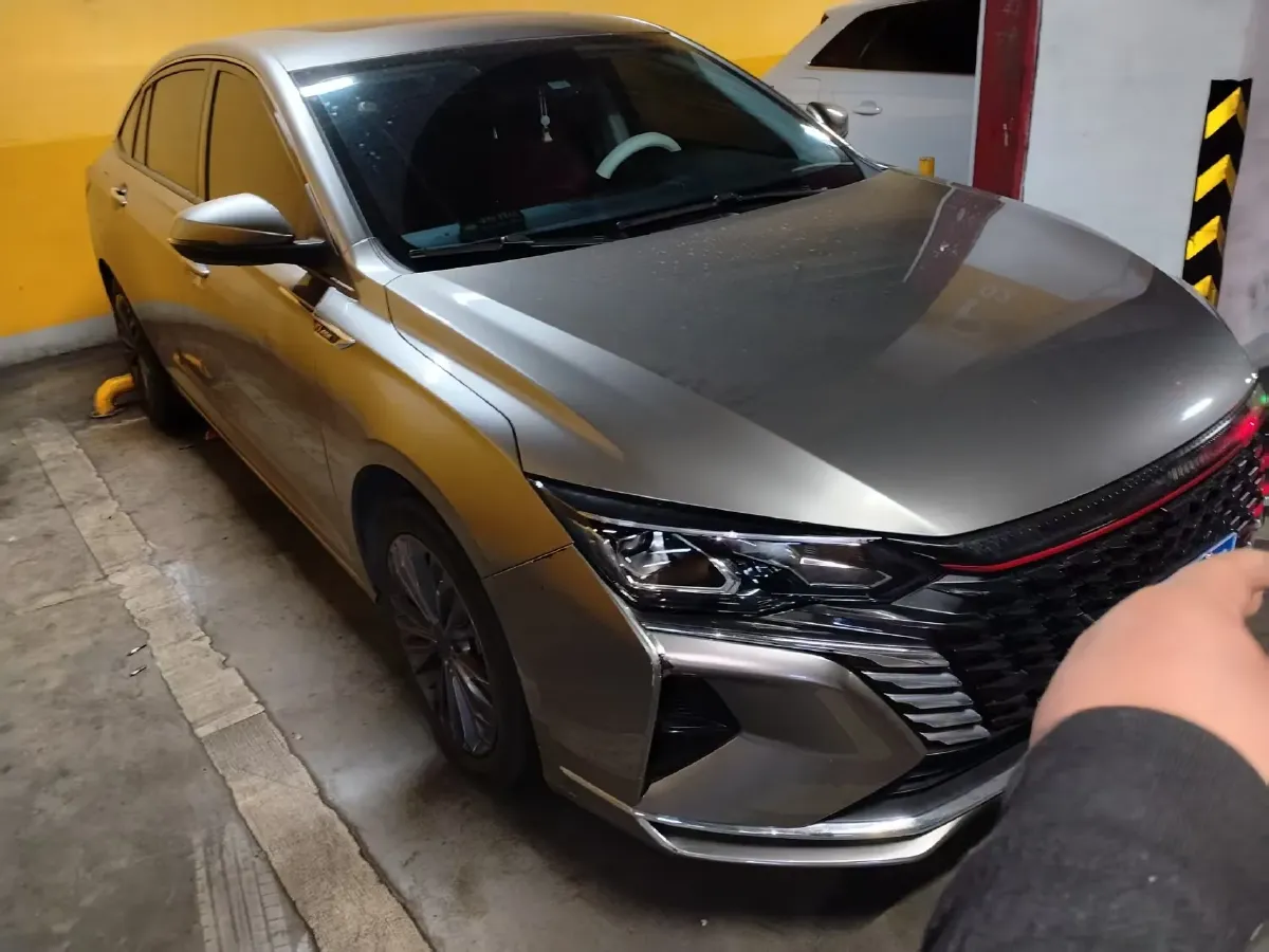 2021 DongFeng Aeolus YiXuan MAX 1.5T 190HP L4 7DCT,autocango,china used car exporter,china ev exporter,chinese used car exporter,chinese used ev exporter