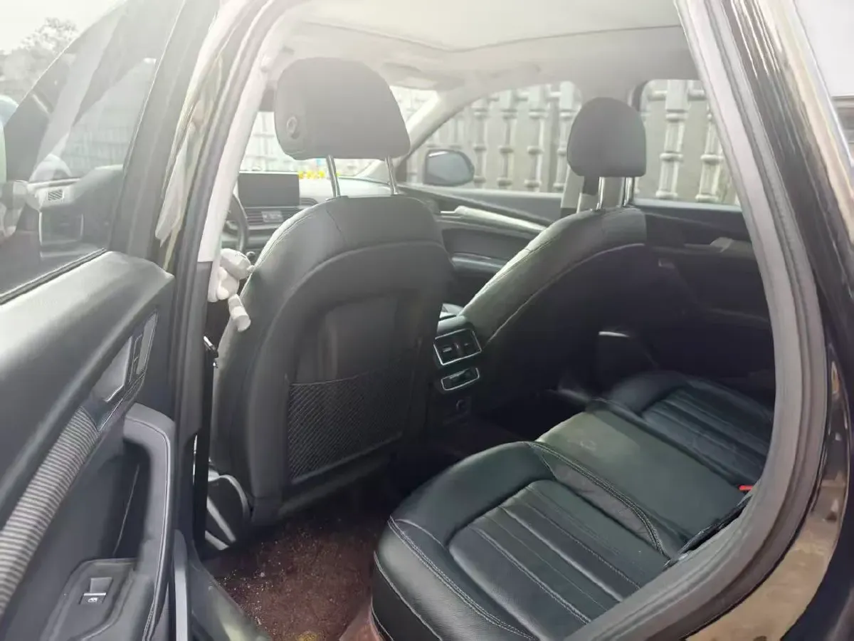 2020 Audi Q5L 2.0T 252HP L4 7DCT,autocango,china used car exporter,china ev exporter,chinese used car exporter,chinese used ev exporter