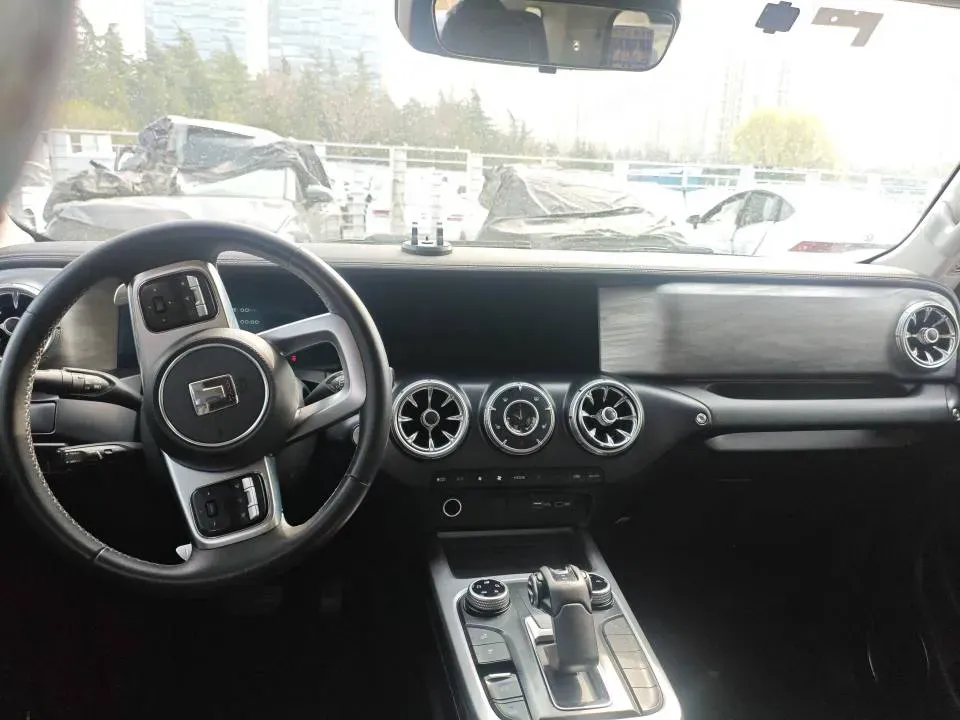 2023 Tank 300 2.0T 227HP L4 8AT,autocango,china used car exporter,china ev exporter,chinese used car exporter,chinese used ev exporter