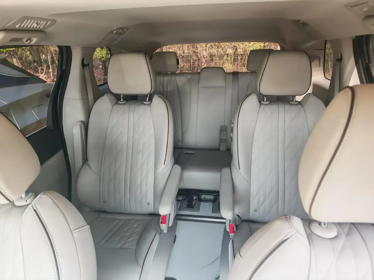 2021 Buick GL8 2.0T 237HP L4 9AT,autocango,china used car exporter,china ev exporter,chinese used car exporter,chinese used ev exporter