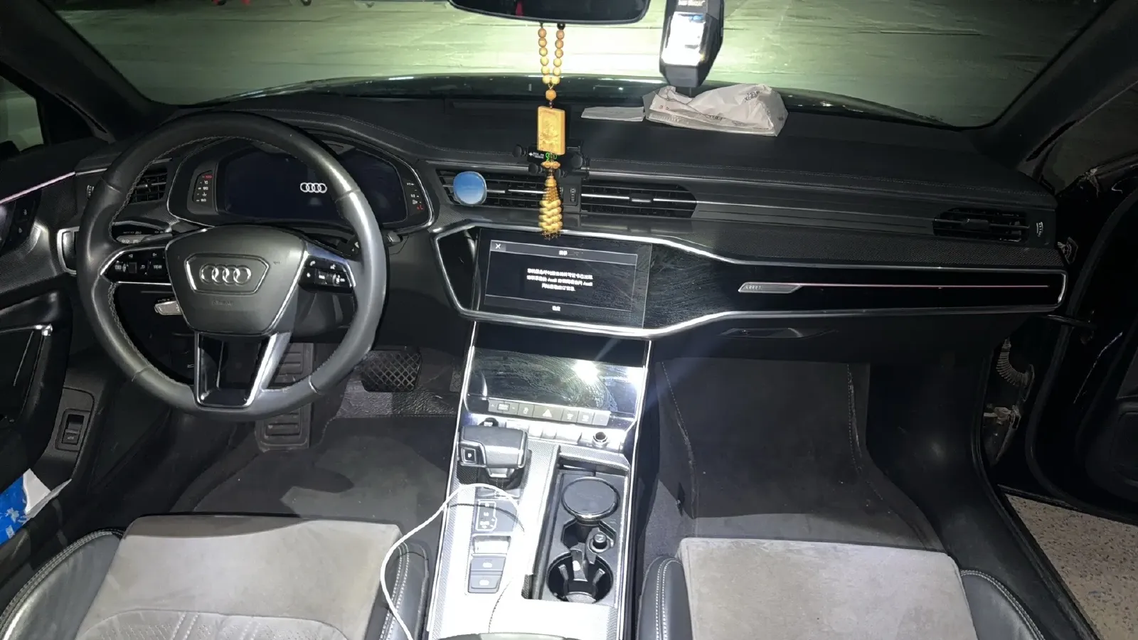 2021 Audi A6L 2.0T 224HP L4 7DCT,autocango,china used car exporter,china ev exporter,chinese used car exporter,chinese used ev exporter