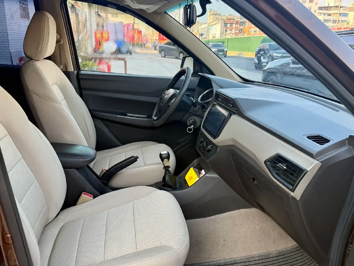 2019 WuLing HongGuang 1.5L 99HP L4 6MT,autocango,china used car exporter,china ev exporter,chinese used car exporter,chinese used ev exporter