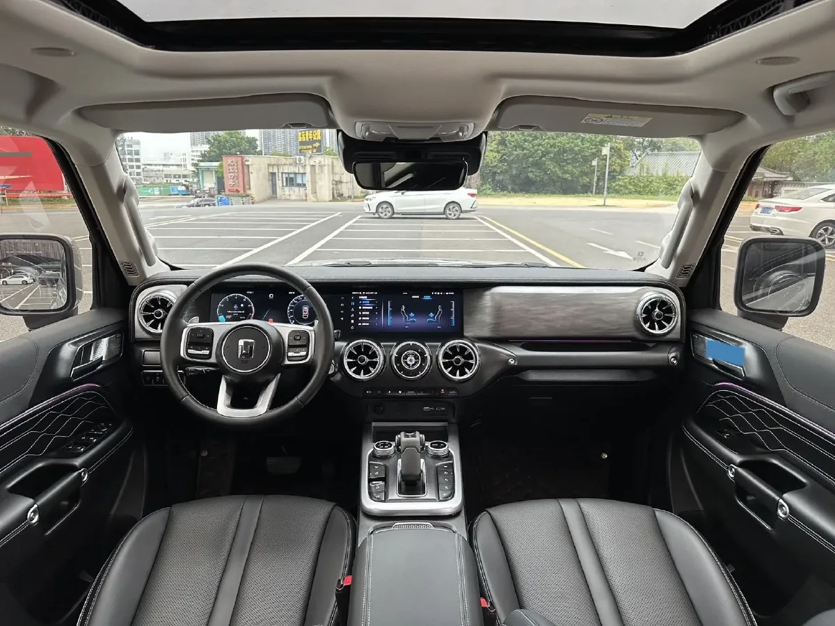 2023 Tank 300 2.0T 227HP L4 8AT,autocango,china used car exporter,china ev exporter,chinese used car exporter,chinese used ev exporter