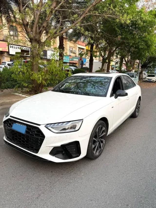 2023 Audi A4L 2.0T 190HP L4 7DCT,autocango,china used car exporter,china ev exporter,chinese used car exporter,chinese used ev exporter