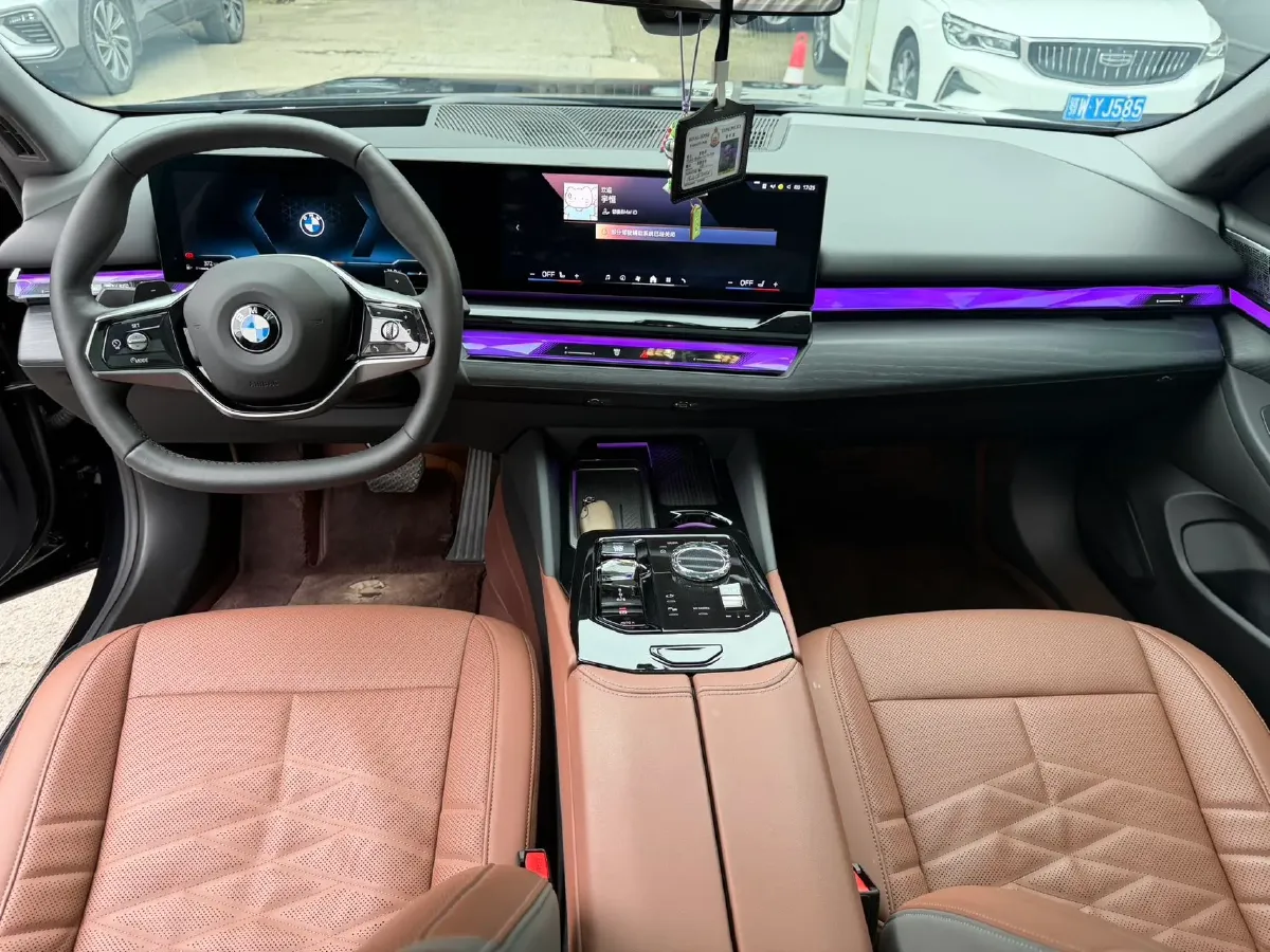 2024 BMW 5 Series 2.0T 258HP L4 8AT,autocango,china used car exporter,china ev exporter,chinese used car exporter,chinese used ev exporter