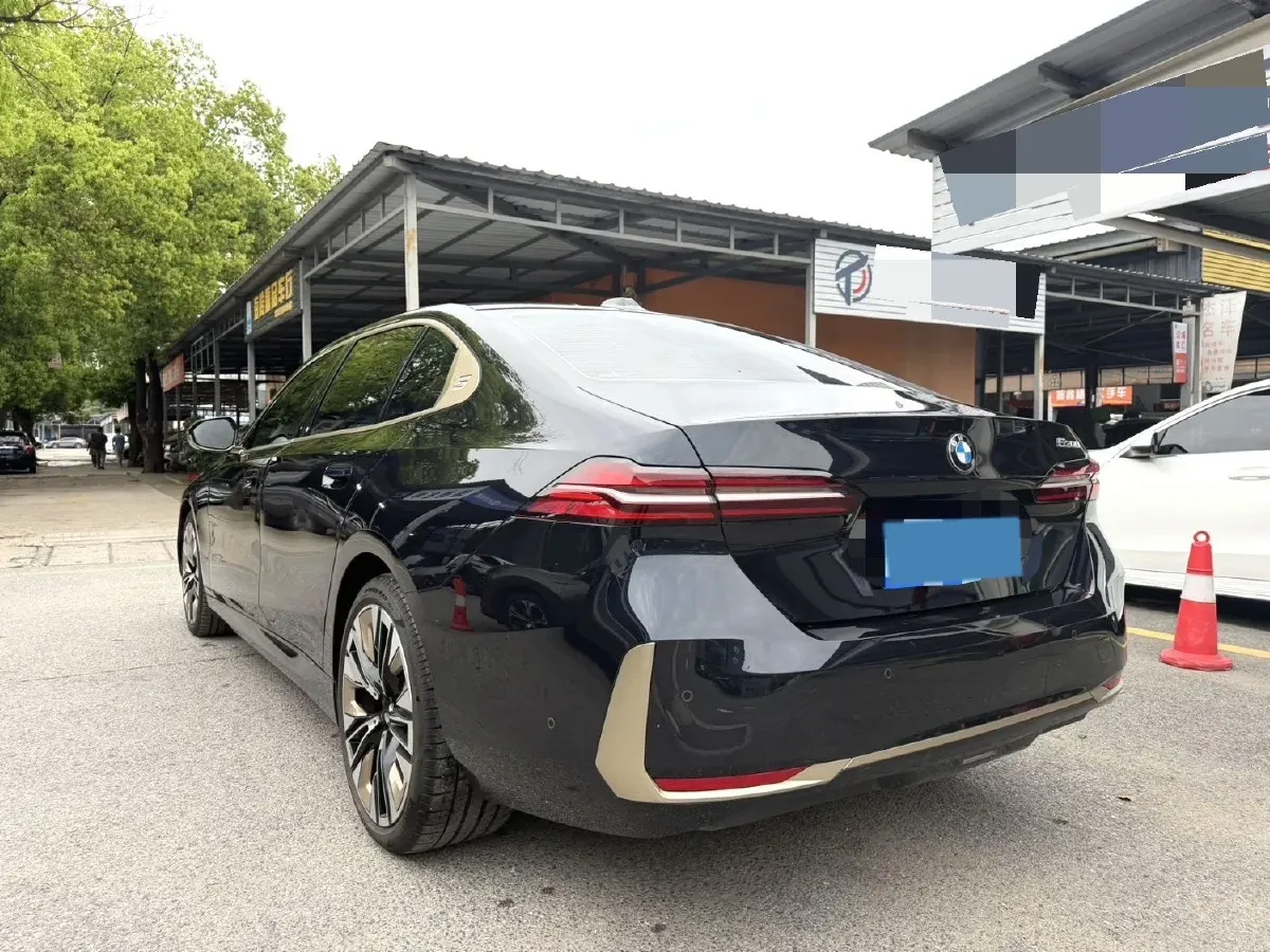 2024 BMW 5 Series 2.0T 258HP L4 8AT,autocango,china used car exporter,china ev exporter,chinese used car exporter,chinese used ev exporter