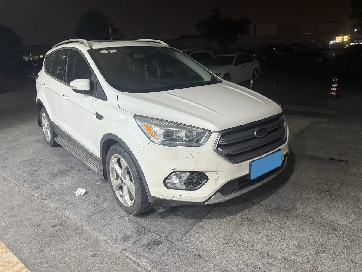 2018 Ford Kuga 1.5T 181HP L4 6AT,autocango,china used car exporter,china ev exporter,chinese used car exporter,chinese used ev exporter