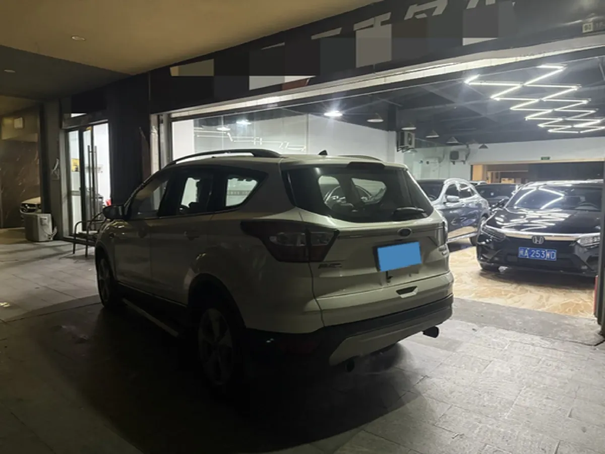 2018 Ford Kuga 1.5T 181HP L4 6AT,autocango,china used car exporter,china ev exporter,chinese used car exporter,chinese used ev exporter