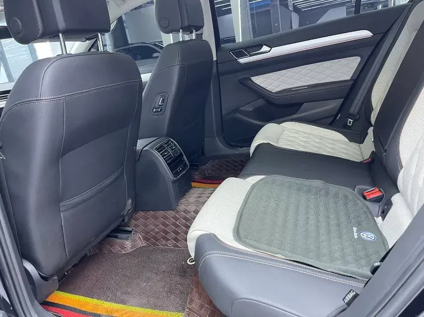 2023 Volkswagen Magotan 2.0T 186HP L4 7DCT,autocango,china used car exporter,china ev exporter,chinese used car exporter,chinese used ev exporter