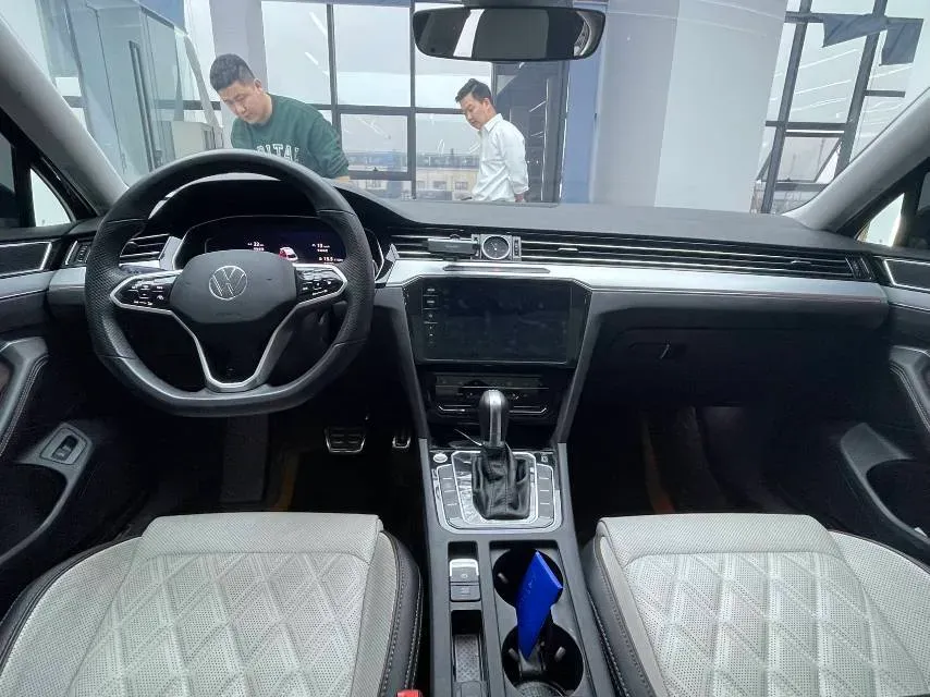 2023 Volkswagen Magotan 2.0T 186HP L4 7DCT,autocango,china used car exporter,china ev exporter,chinese used car exporter,chinese used ev exporter