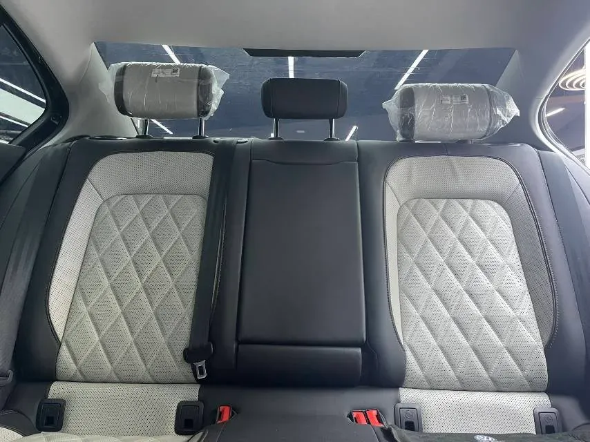 2023 Volkswagen Magotan 2.0T 186HP L4 7DCT,autocango,china used car exporter,china ev exporter,chinese used car exporter,chinese used ev exporter