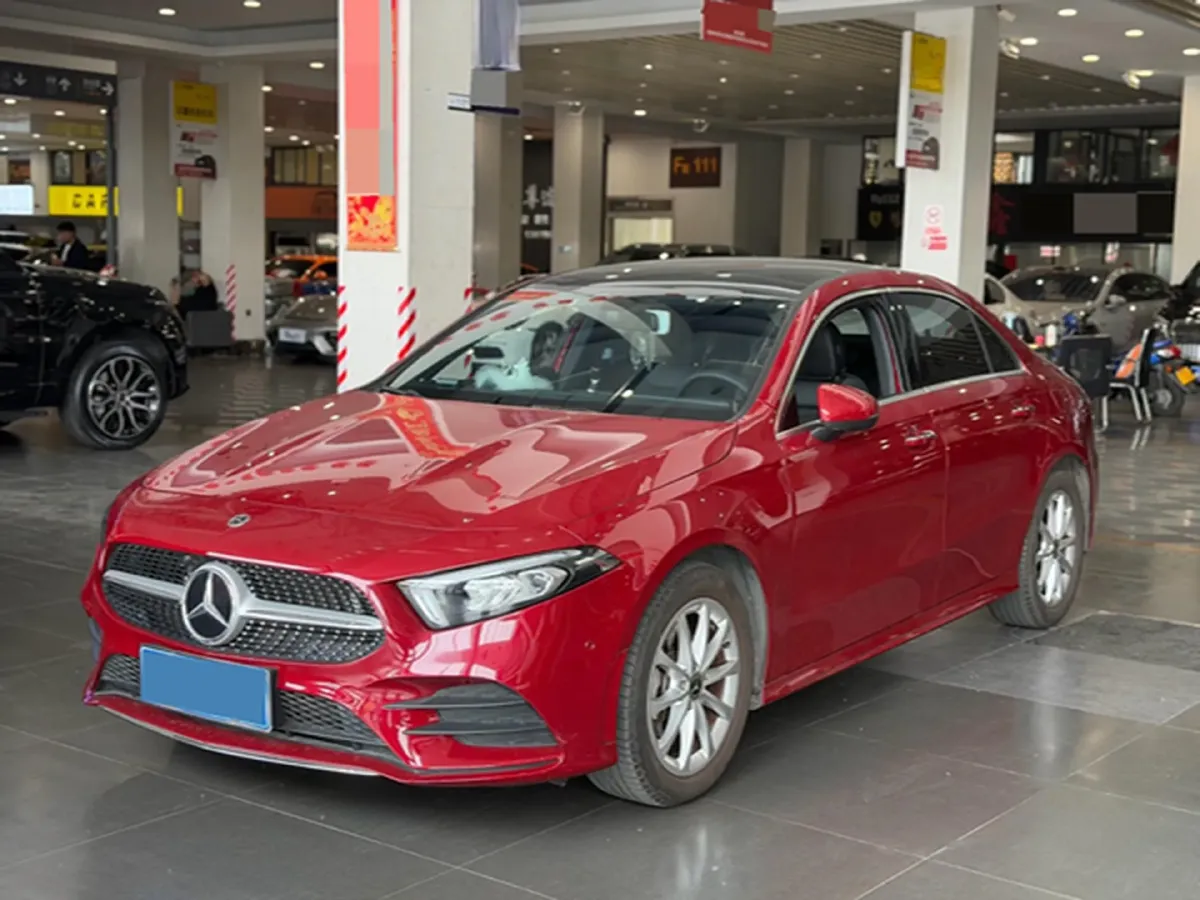 2021 Mercedes-Benz A Class 1.3T 163HP L4 7DCT,autocango,china used car exporter,china ev exporter,chinese used car exporter,chinese used ev exporter