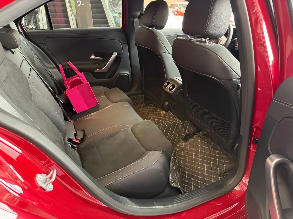 2021 Mercedes-Benz A Class 1.3T 163HP L4 7DCT,autocango,china used car exporter,china ev exporter,chinese used car exporter,chinese used ev exporter