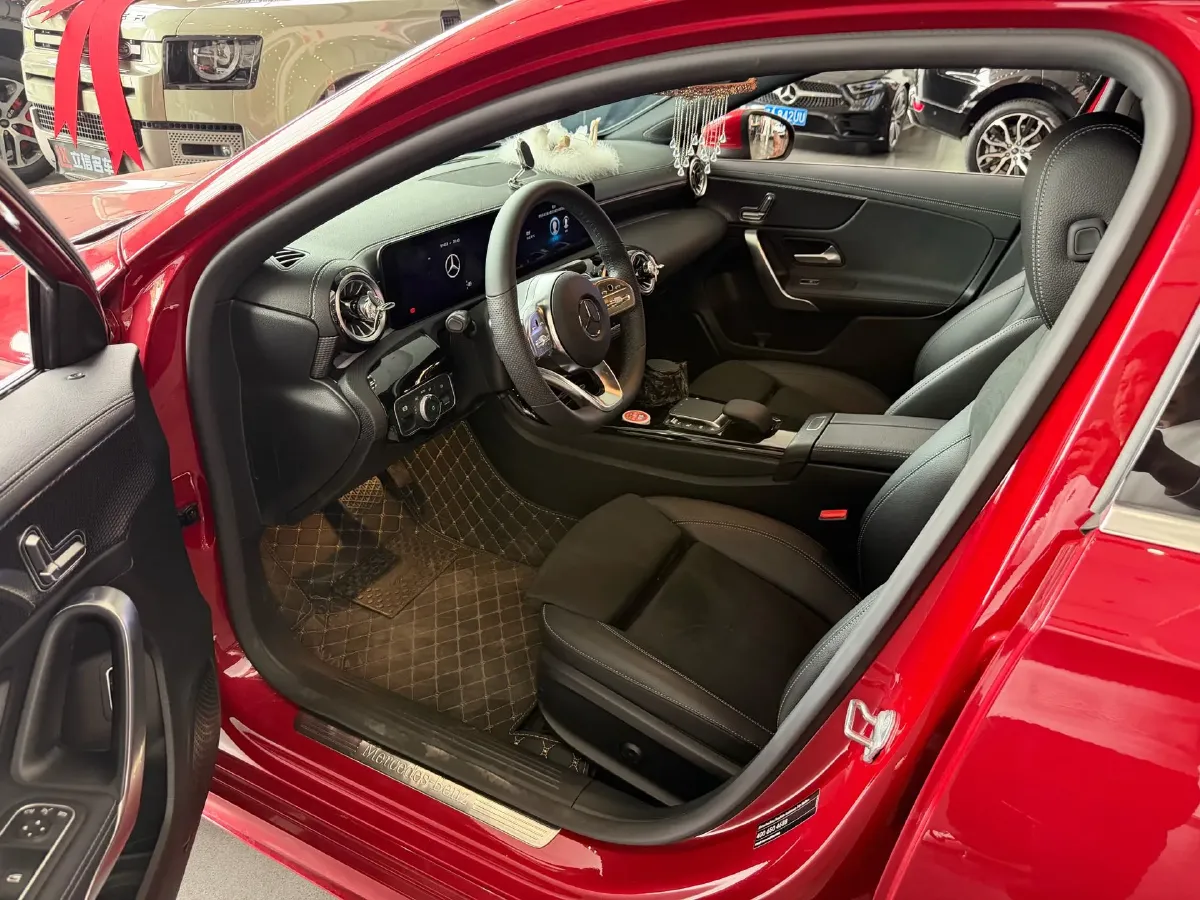 2021 Mercedes-Benz A Class 1.3T 163HP L4 7DCT,autocango,china used car exporter,china ev exporter,chinese used car exporter,chinese used ev exporter