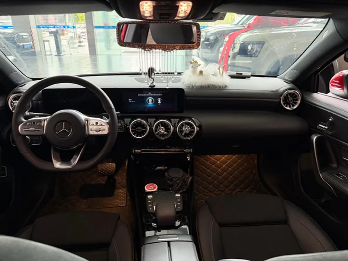 2021 Mercedes-Benz A Class 1.3T 163HP L4 7DCT,autocango,china used car exporter,china ev exporter,chinese used car exporter,chinese used ev exporter