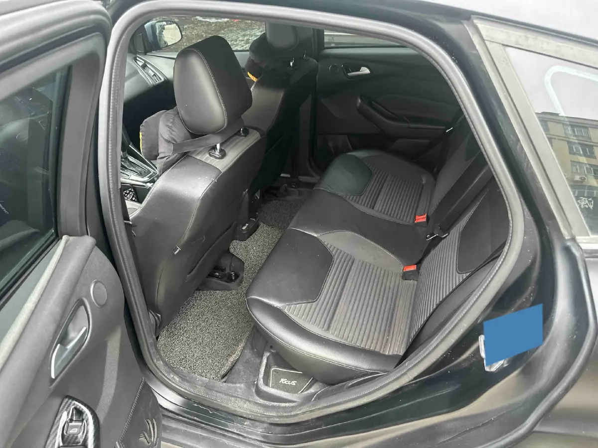 2017 Ford Focus 1.5T 181HP L4 6AT,autocango,china used car exporter,china ev exporter,chinese used car exporter,chinese used ev exporter