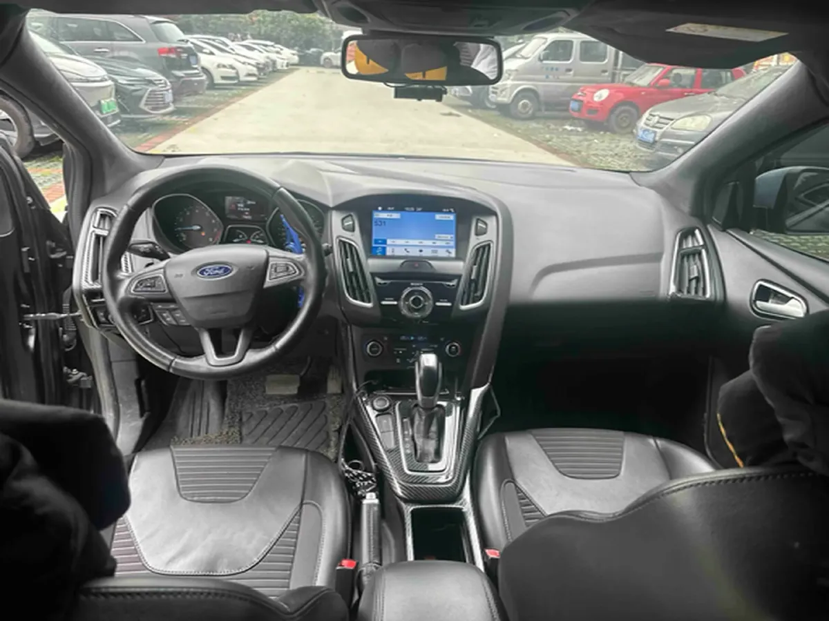 2017 Ford Focus 1.5T 181HP L4 6AT,autocango,china used car exporter,china ev exporter,chinese used car exporter,chinese used ev exporter
